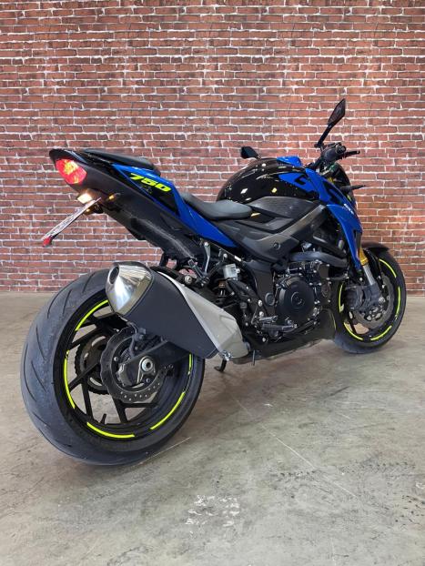 SUZUKI GSX-S 750 ABS, Foto 2