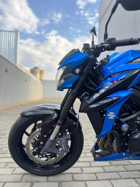 SUZUKI GSX-S 750 ABS, Foto 3