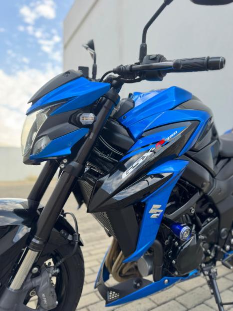 SUZUKI GSX-S 750 ABS, Foto 4
