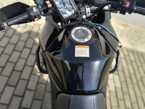 SUZUKI V-Strom DL 1000 A, Foto 7