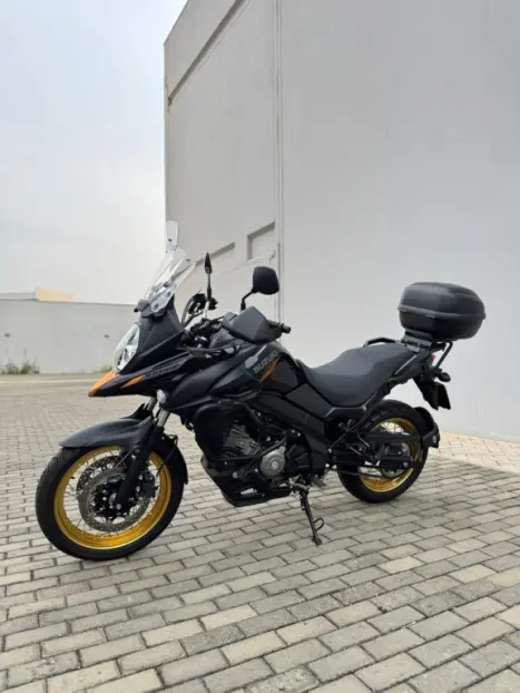 SUZUKI V-Strom DL 650 XT, Foto 2