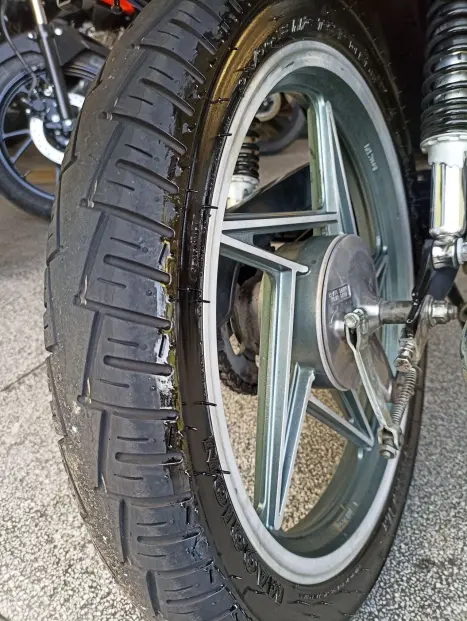 SUZUKI Yes 125 EN, Foto 11