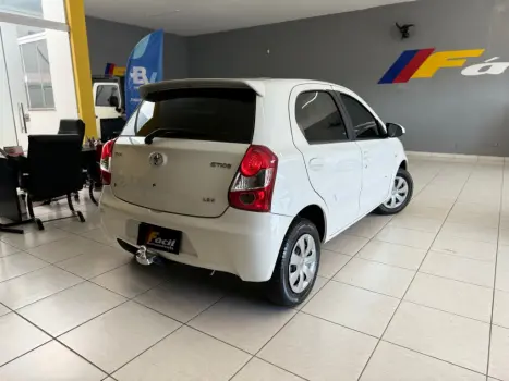 TOYOTA Etios Hatch 1.3 16V 4P FLEX X, Foto 2