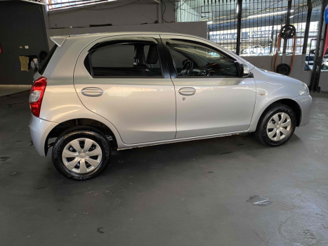 TOYOTA Etios Hatch 1.5 16V 4P FLEX XS, Foto 2