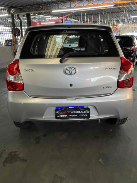 TOYOTA Etios Hatch 1.5 16V 4P FLEX XS, Foto 3