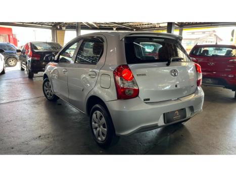 TOYOTA Etios Hatch 1.3 16V 4P FLEX X AUTOMTICO, Foto 14