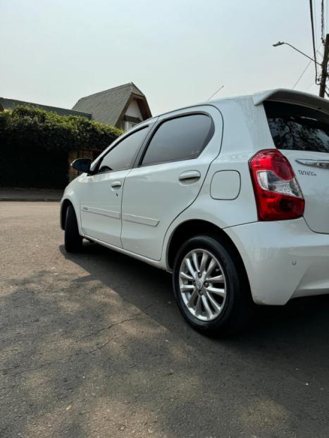 TOYOTA Etios Hatch 1.5 16V 4P FLEX XLS, Foto 6