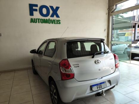 TOYOTA Etios Hatch 1.3 16V 4P FLEX X, Foto 4