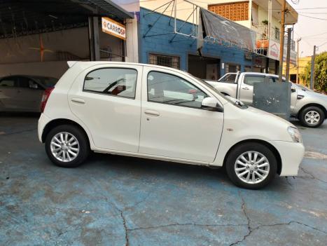 TOYOTA Etios Hatch 1.5 16V 4P FLEX XLS, Foto 3