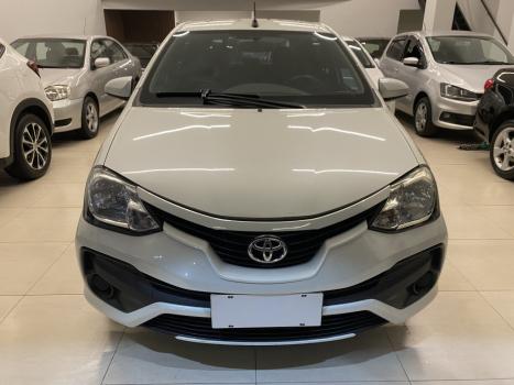 TOYOTA Etios Hatch 1.3 16V 4P FLEX X, Foto 2