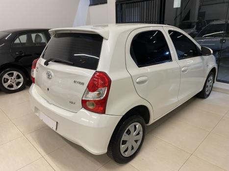 TOYOTA Etios Hatch 1.3 16V 4P FLEX X, Foto 6