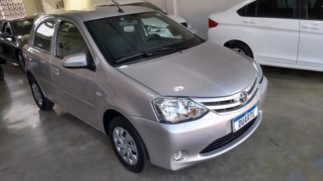 TOYOTA Etios Hatch 1.3 16V 4P FLEX X AUTOMTICO, Foto 4