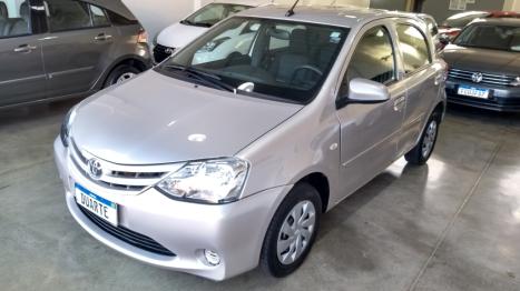 TOYOTA Etios Hatch 1.3 16V 4P FLEX X AUTOMTICO, Foto 5