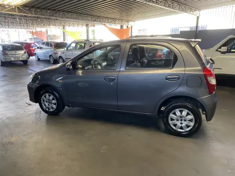 TOYOTA Etios Hatch 1.3 16V 4P FLEX X, Foto 4