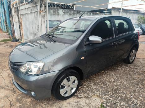 TOYOTA Etios Hatch 1.3 16V 4P FLEX X, Foto 2