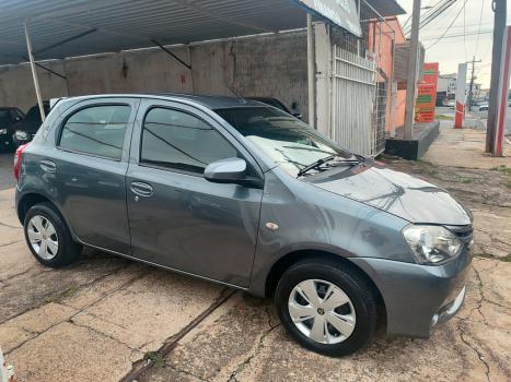 TOYOTA Etios Hatch 1.3 16V 4P FLEX X, Foto 6