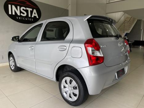 TOYOTA Etios Hatch 1.3 16V 4P FLEX X, Foto 4