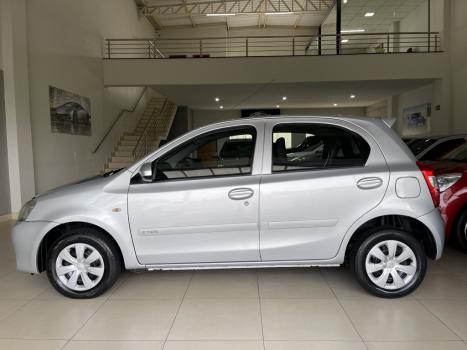 TOYOTA Etios Hatch 1.3 16V 4P FLEX X, Foto 6