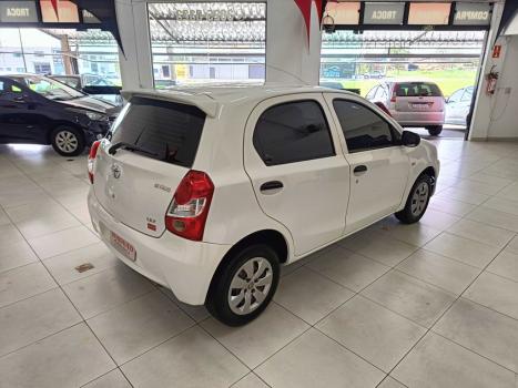 TOYOTA Etios Hatch 1.3 16V 4P FLEX X, Foto 8