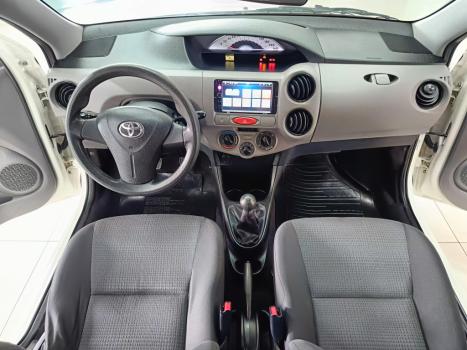 TOYOTA Etios Hatch 1.3 16V 4P FLEX X, Foto 23