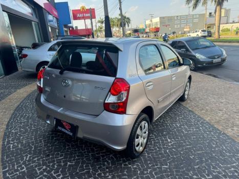 TOYOTA Etios Hatch 1.5 16V 4P FLEX READY AUTOMTICO, Foto 7