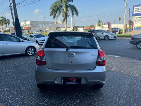 TOYOTA Etios Hatch 1.5 16V 4P FLEX READY AUTOMTICO, Foto 8