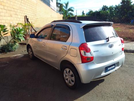 TOYOTA Etios Hatch 1.3 16V 4P FLEX XS, Foto 10