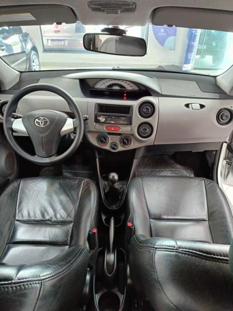 TOYOTA Etios Hatch 1.3 16V 4P FLEX X, Foto 18