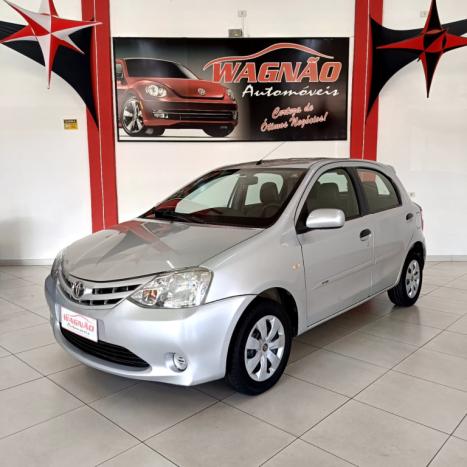 TOYOTA Etios Hatch 1.3 16V 4P FLEX X, Foto 2