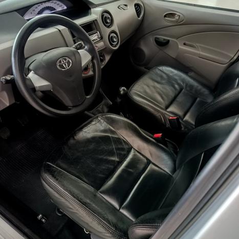 TOYOTA Etios Hatch 1.3 16V 4P FLEX X, Foto 11