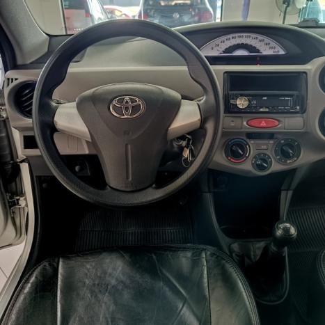 TOYOTA Etios Hatch 1.3 16V 4P FLEX X, Foto 15