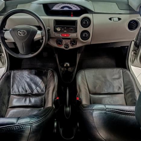 TOYOTA Etios Hatch 1.3 16V 4P FLEX X, Foto 18