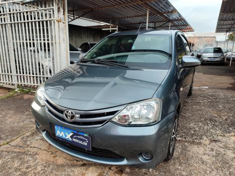 TOYOTA Etios Hatch 1.3 16V 4P FLEX X, Foto 6