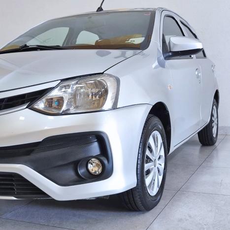 TOYOTA Etios Hatch 1.3 16V 4P FLEX X, Foto 4