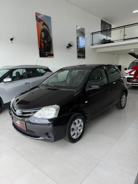 TOYOTA Etios Hatch 1.3 16V 4P FLEX X, Foto 1