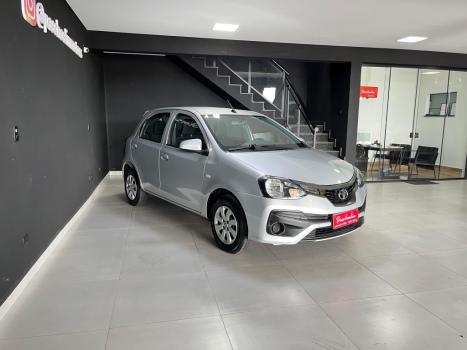 TOYOTA Etios Hatch 1.3 16V 4P FLEX X, Foto 2