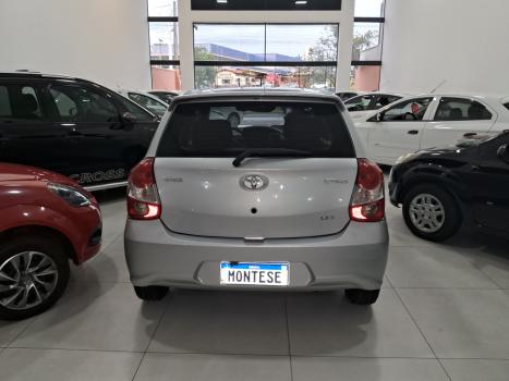 TOYOTA Etios Hatch 1.3 16V 4P FLEX X AUTOMTICO, Foto 2