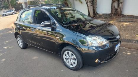 TOYOTA Etios Hatch 1.3 16V 4P FLEX X, Foto 2