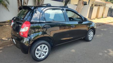 TOYOTA Etios Hatch 1.3 16V 4P FLEX X, Foto 9