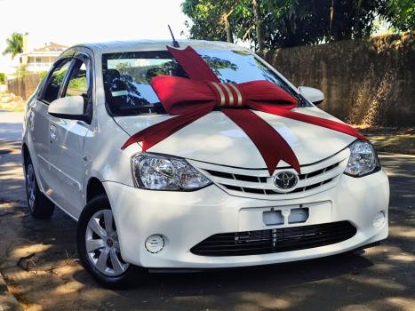 TOYOTA Etios Hatch 1.5 16V 4P FLEX XS AUTOMTICO, Foto 3