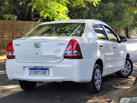 TOYOTA Etios Hatch 1.5 16V 4P FLEX XS AUTOMTICO, Foto 6
