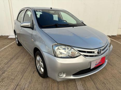 TOYOTA Etios Hatch 1.3 16V 4P FLEX X, Foto 2