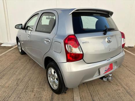 TOYOTA Etios Hatch 1.3 16V 4P FLEX X, Foto 3