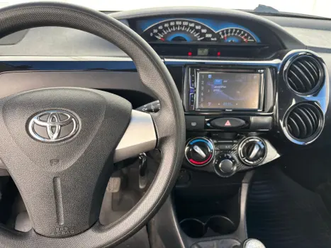 TOYOTA Etios Hatch 1.3 16V 4P FLEX X, Foto 4