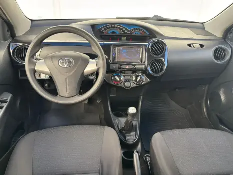 TOYOTA Etios Hatch 1.3 16V 4P FLEX X, Foto 5