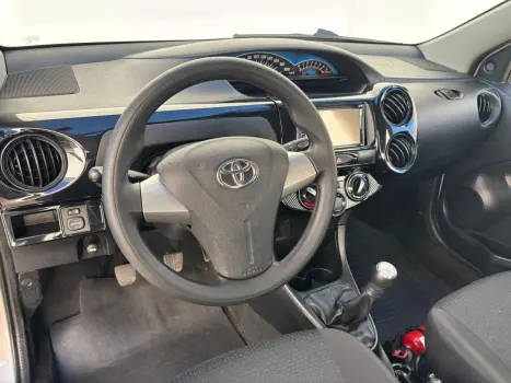 TOYOTA Etios Hatch 1.3 16V 4P FLEX X, Foto 7