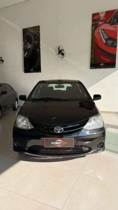 TOYOTA Etios Hatch 1.3 16V 4P FLEX XS, Foto 2