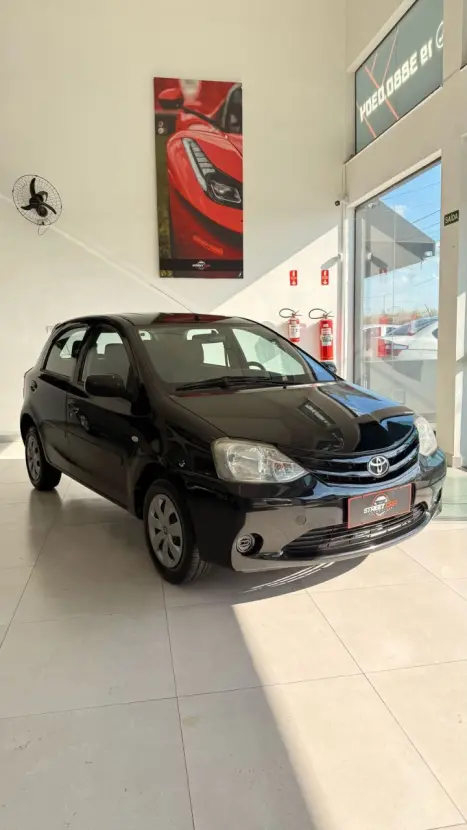 TOYOTA Etios Hatch 1.3 16V 4P FLEX XS, Foto 3