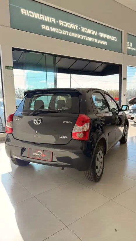 TOYOTA Etios Hatch 1.3 16V 4P FLEX XS, Foto 4