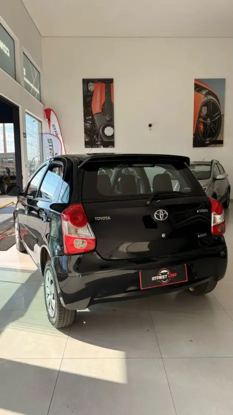 TOYOTA Etios Hatch 1.3 16V 4P FLEX XS, Foto 6